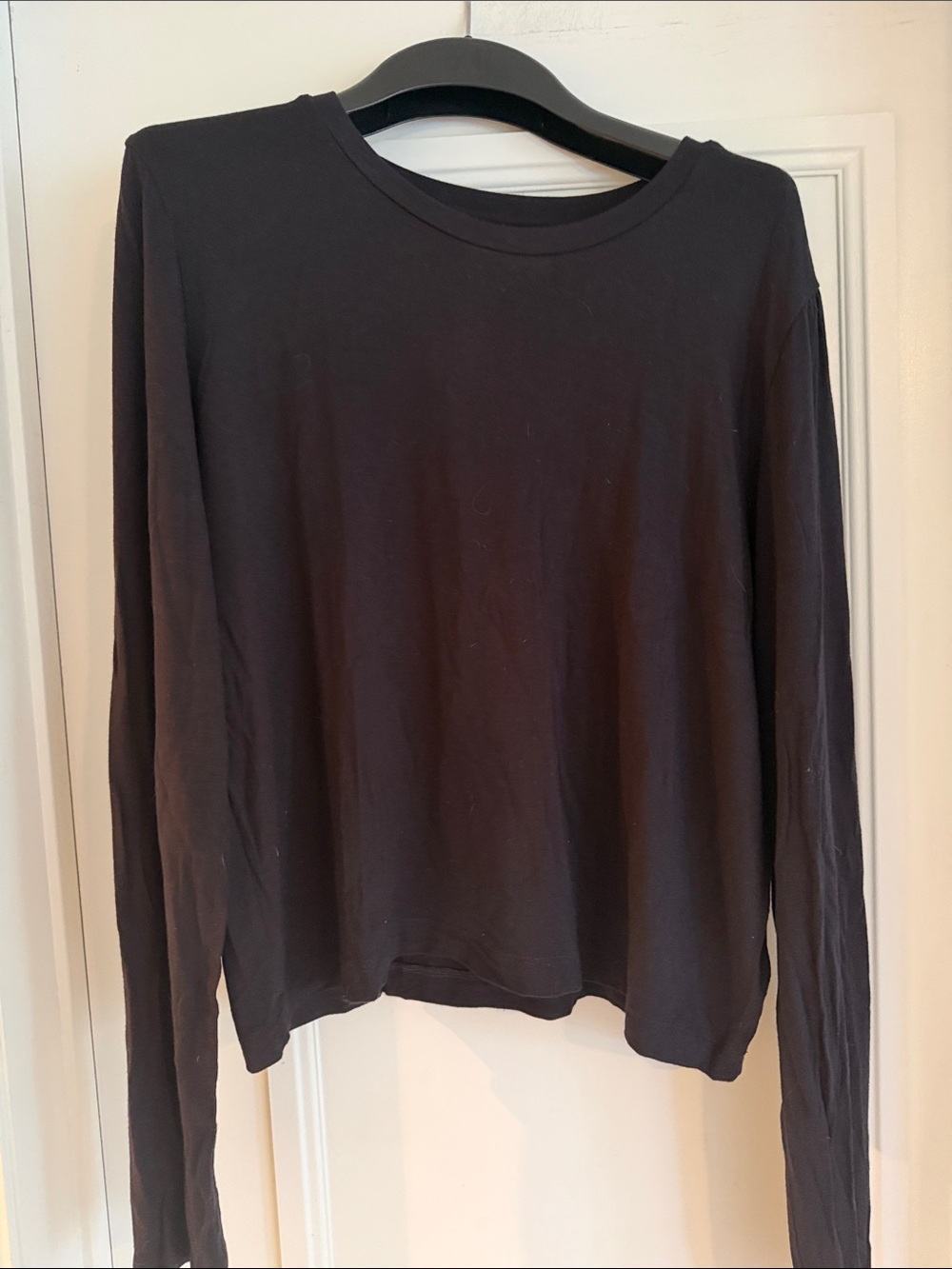 Velvet by Graham & Spencer Black Long-Sleeve Tee